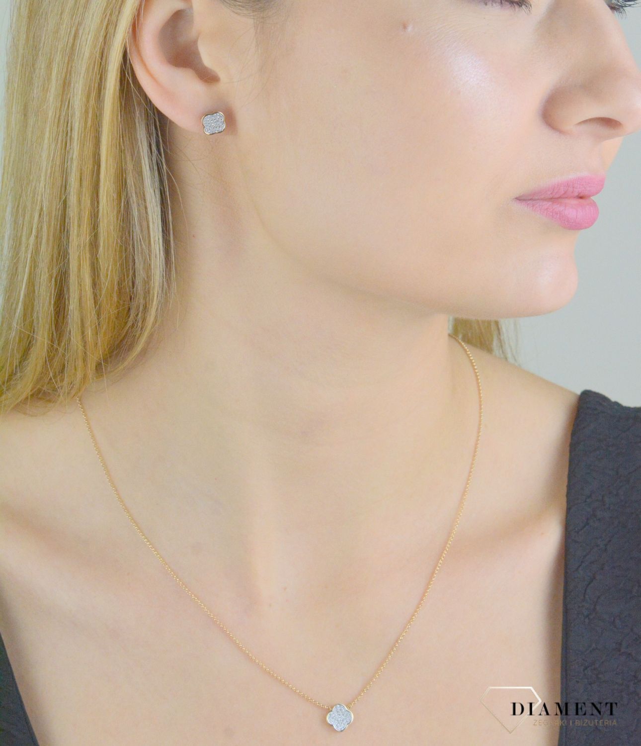 Kolczyki złote damskie 585 wkrętki koniczynki z diamentami 0,15 ct E86410Y S. Złote kolczyki damskie. Złote kolczyki wkrętki. Kolczyki złote z diamentami. Kolczyki złote wkrętki z diamentami. Kolczyki wkrętki złote na prezen (1).jpg